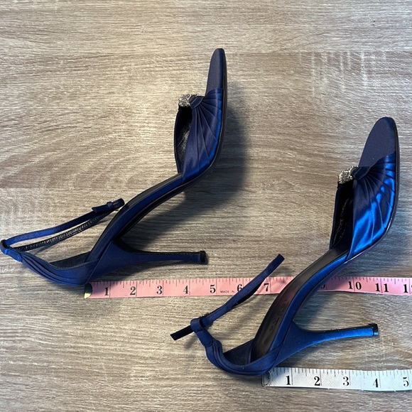 Authentic Gucci Blue Satin with Swarovski Crystal Sandals/Heels (Mismatch) - Picture 10 of 16